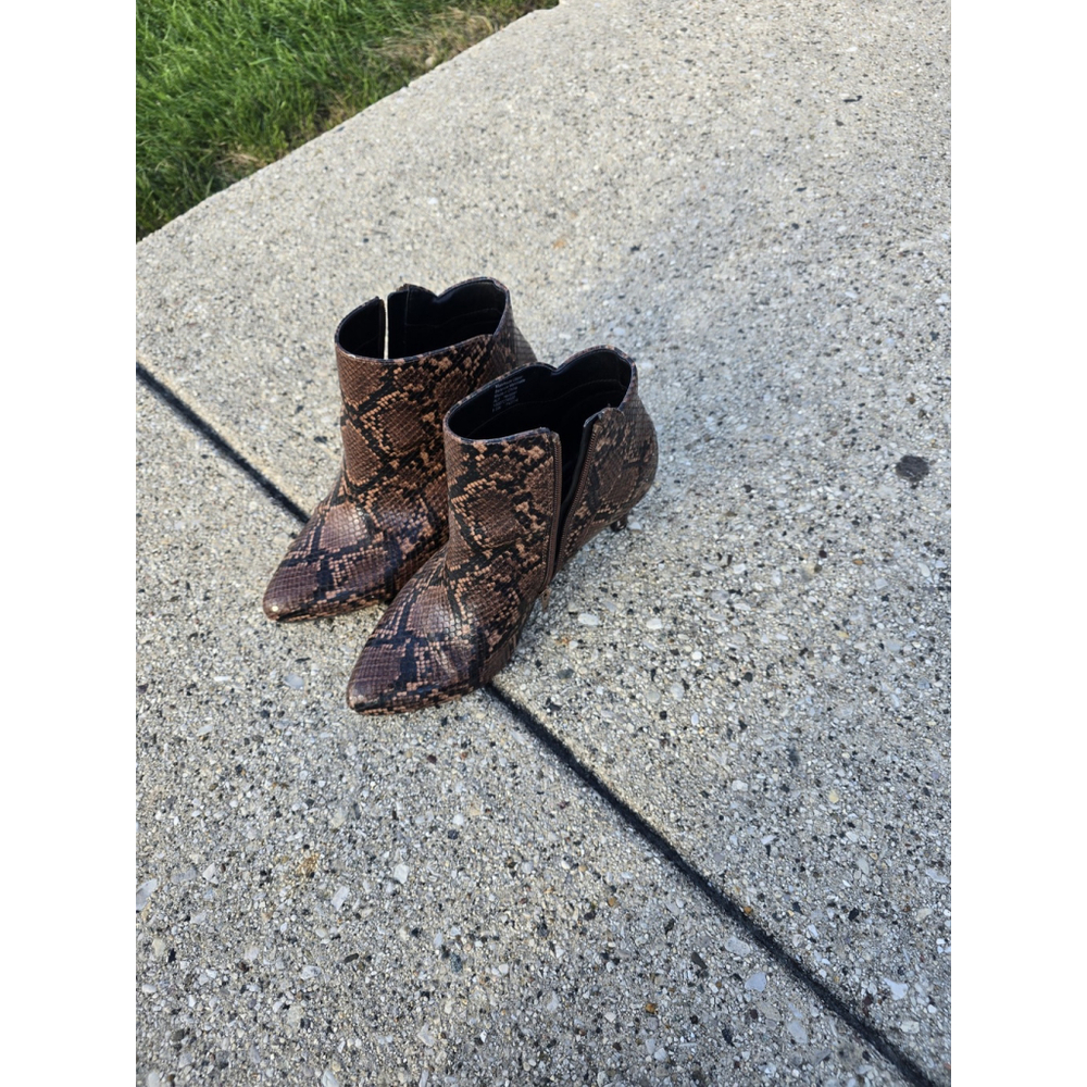 Rag & Bone Aslen Snakeskin-Embossed Leather Ankle Boots in golden brown Size 8.5